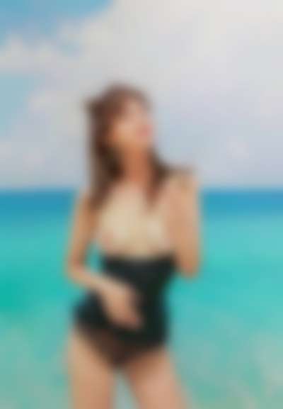 Jeongyeon - shows tits