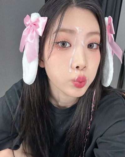 Kim Lip - cum on face