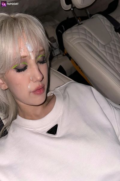 Somi - cum on face