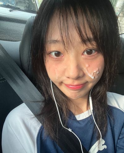 Yves - cum on face