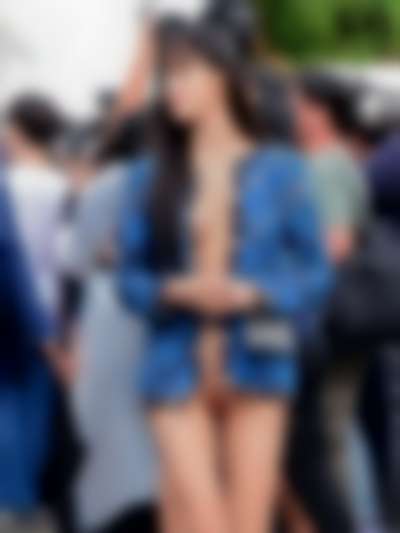 Minji - public nude