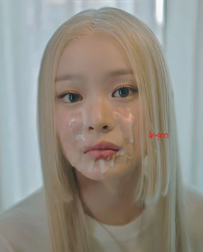 Hanni - cum on face
