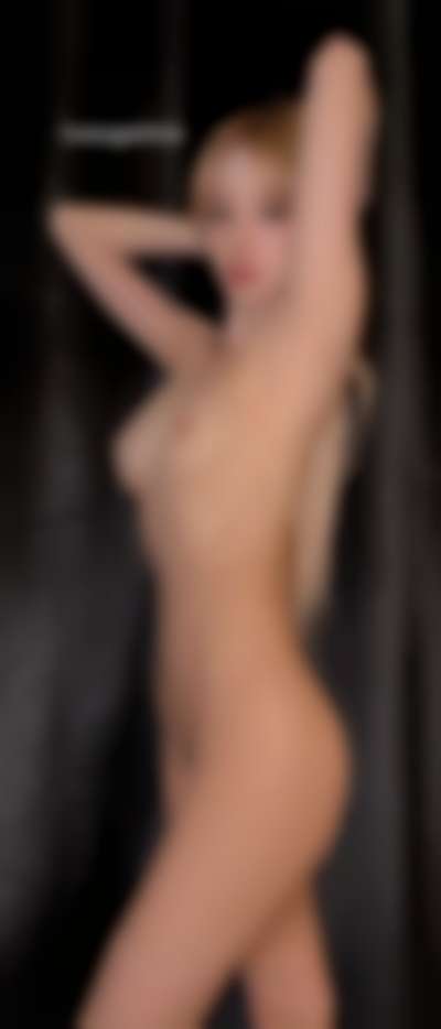 Yuqi - nude
