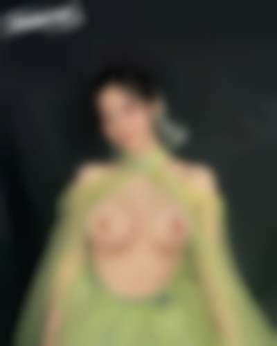 Dahyun - shows boobs