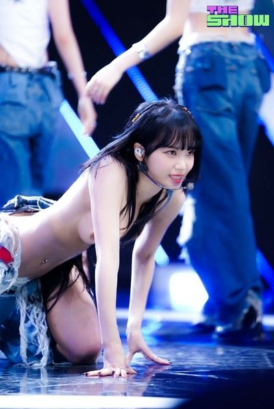 Chaewon - naked