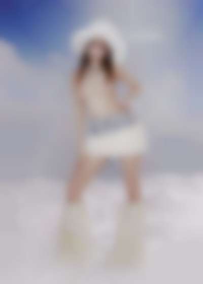 Yuqi - naked