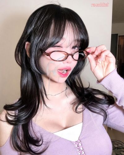 Magenta - cum on face