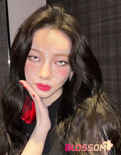 Karina - cum on face