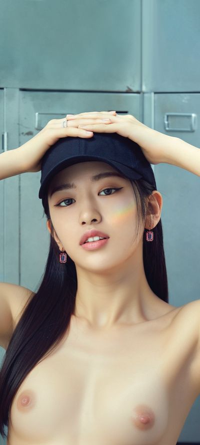 Yujin - naked