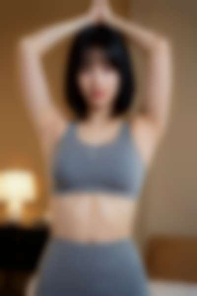 Momo - nude