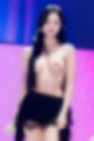 Mina - shows tits