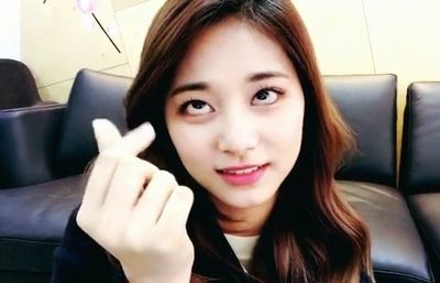 Tzuyu - nude fake