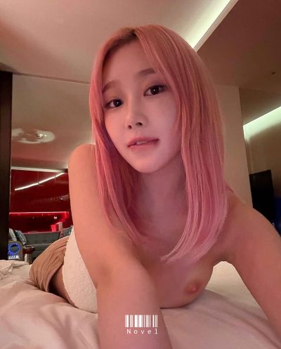 Giselle - naked