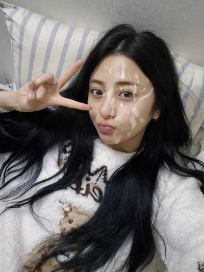 Yunjin - cum on face
