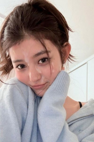 Danielle - cum on face