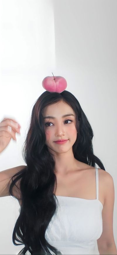Jihyo - shows tits