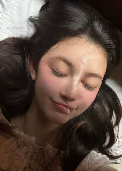 Danielle - cum on face