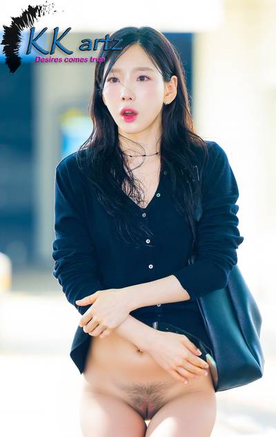 Taeyeon - shows pussy