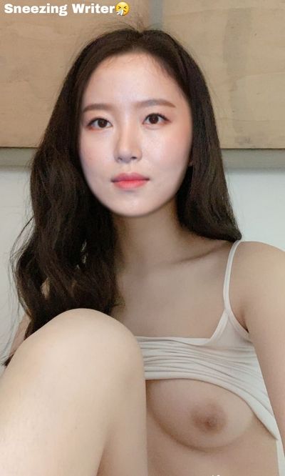 Kang Han-na - shows tits