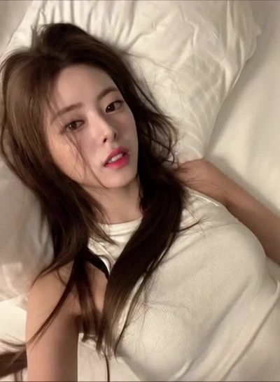 Yuna - shows tits