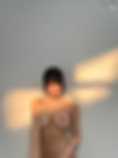 Momo - shows tits
