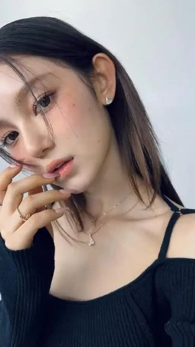 Danielle - cum on face