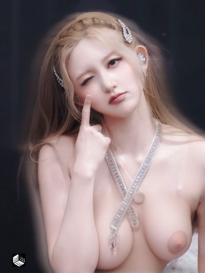 Gaeul - naked