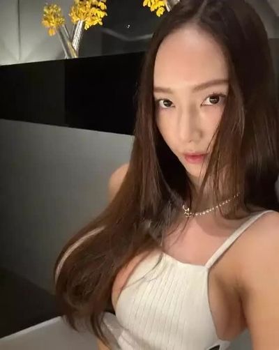 Jessica - naked