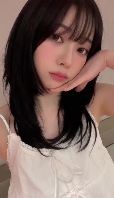 Karina - shows boobs