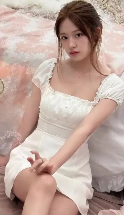 Yujin - shows boobs
