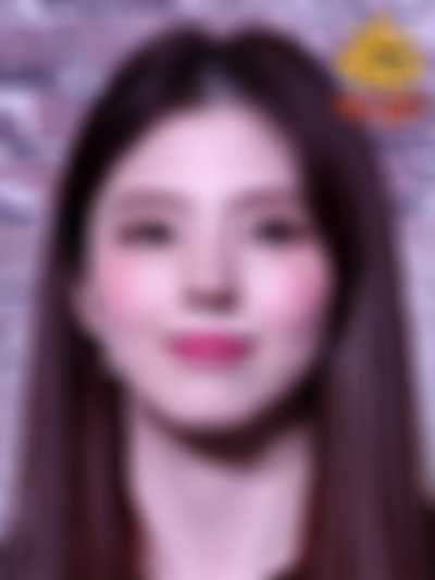 Han So Hee - facial