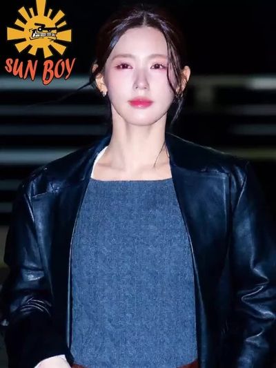 Miyeon - shows tits