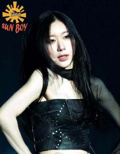 Chaeryeong - shows tits