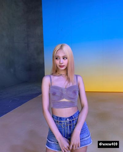 Tzuyu - nude