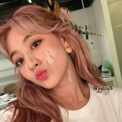 Jihyo - facial