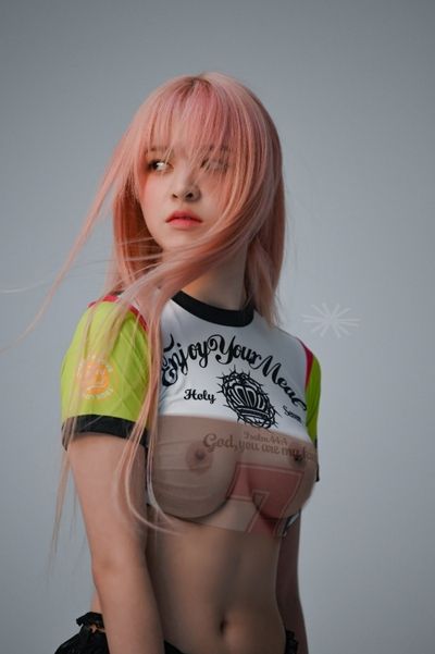 Lily - shows tits