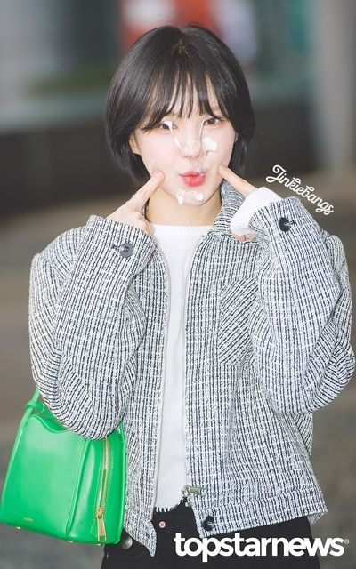 Wendy - cum on face