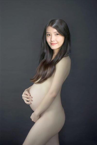 Yoona - pregnant